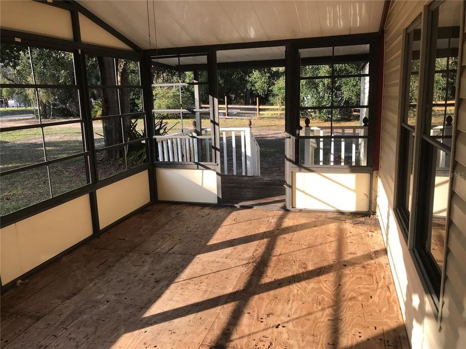 For Sale: $100,000 (5 beds, 3 baths, 2126 Square Feet)