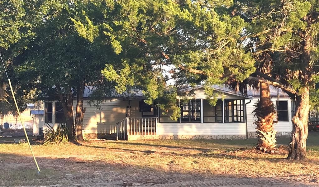 For Sale: $100,000 (5 beds, 3 baths, 2126 Square Feet)