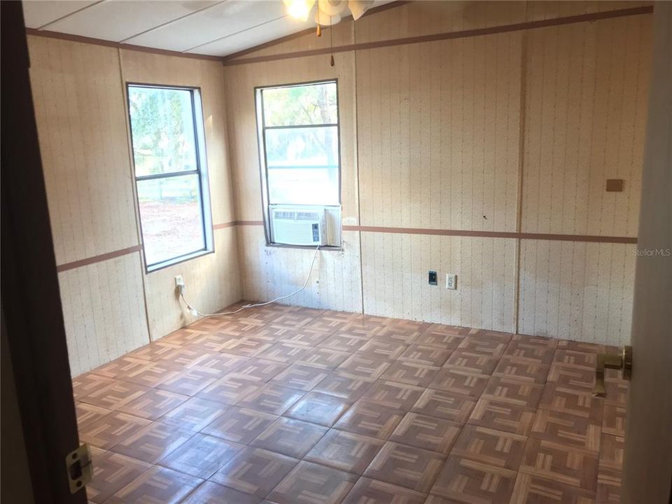 For Sale: $100,000 (5 beds, 3 baths, 2126 Square Feet)