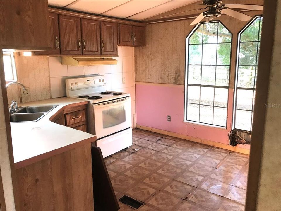 For Sale: $100,000 (5 beds, 3 baths, 2126 Square Feet)