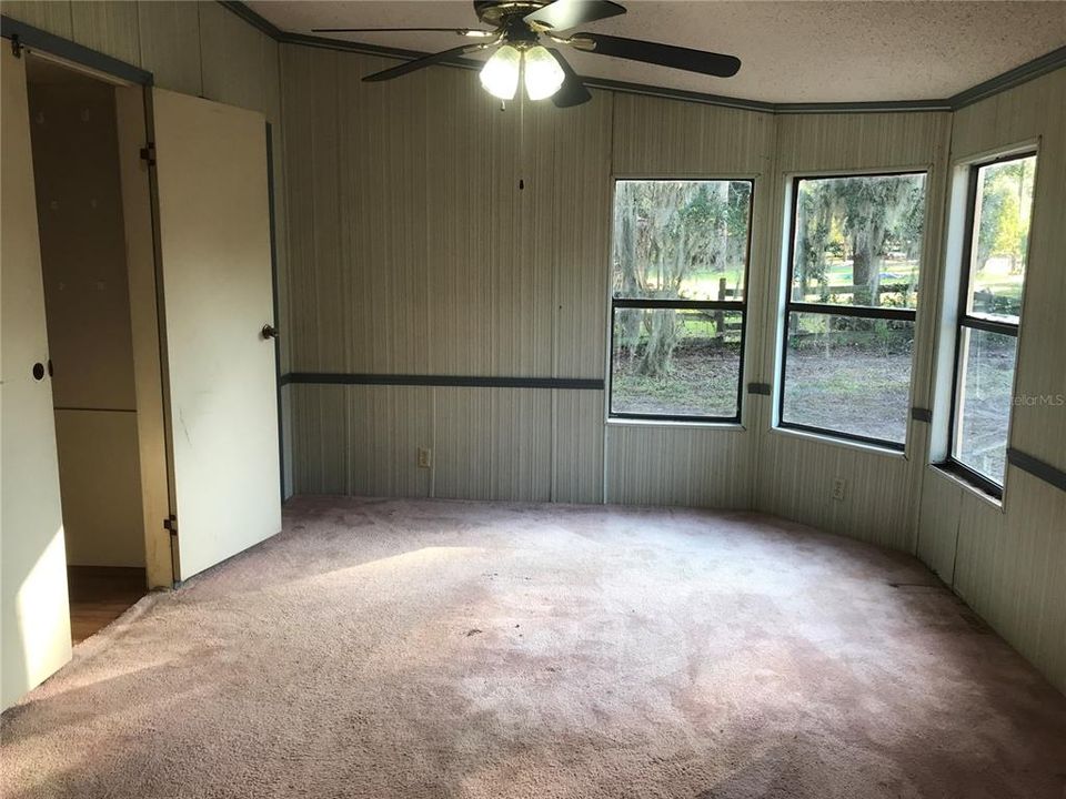 For Sale: $100,000 (5 beds, 3 baths, 2126 Square Feet)