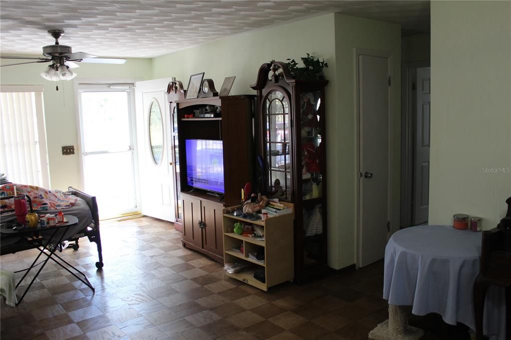 На продажу: $417,000 (3 спален, 2 ванн, 1533 Квадратных фут)