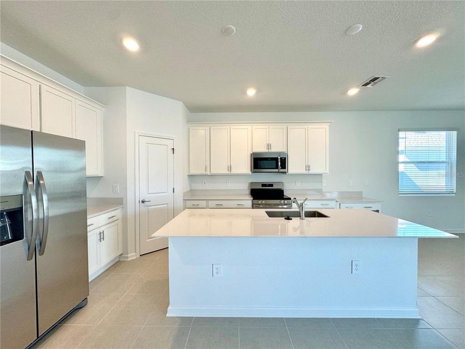 For Rent: $2,900 (5 beds, 3 baths, 2455 Square Feet)