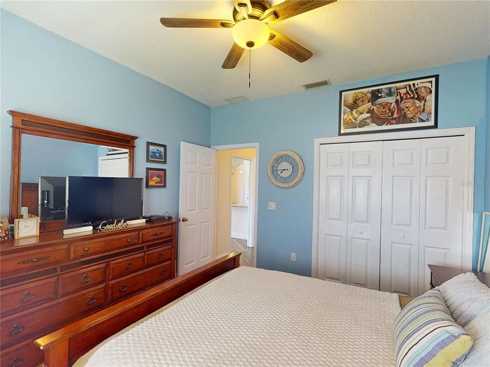 For Sale: $550,000 (3 beds, 2 baths, 2120 Square Feet)