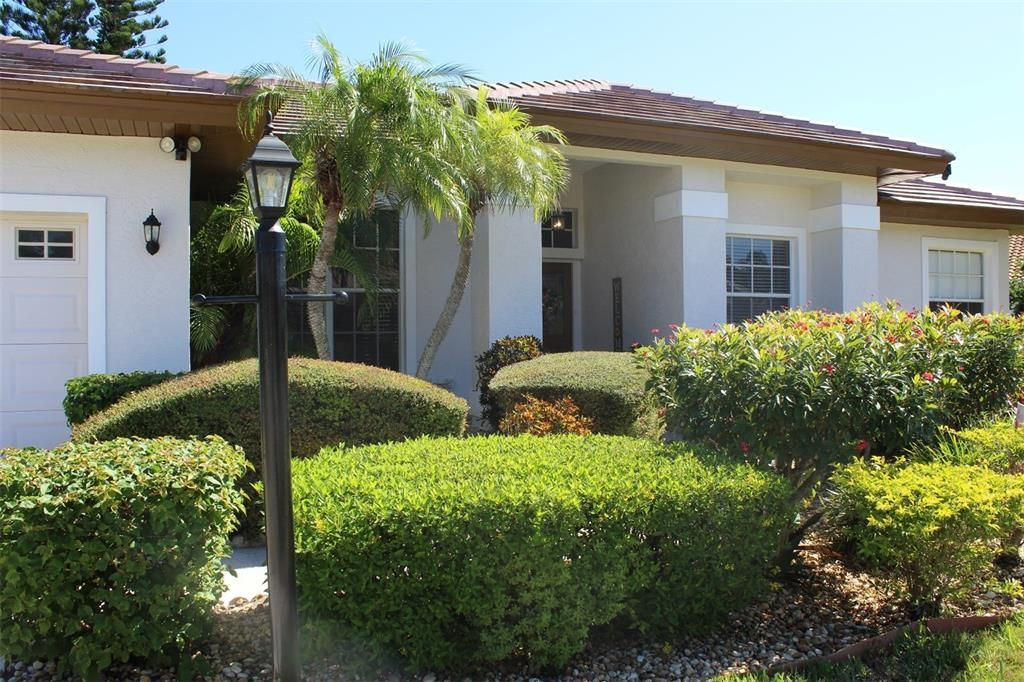 For Sale: $550,000 (3 beds, 2 baths, 2120 Square Feet)