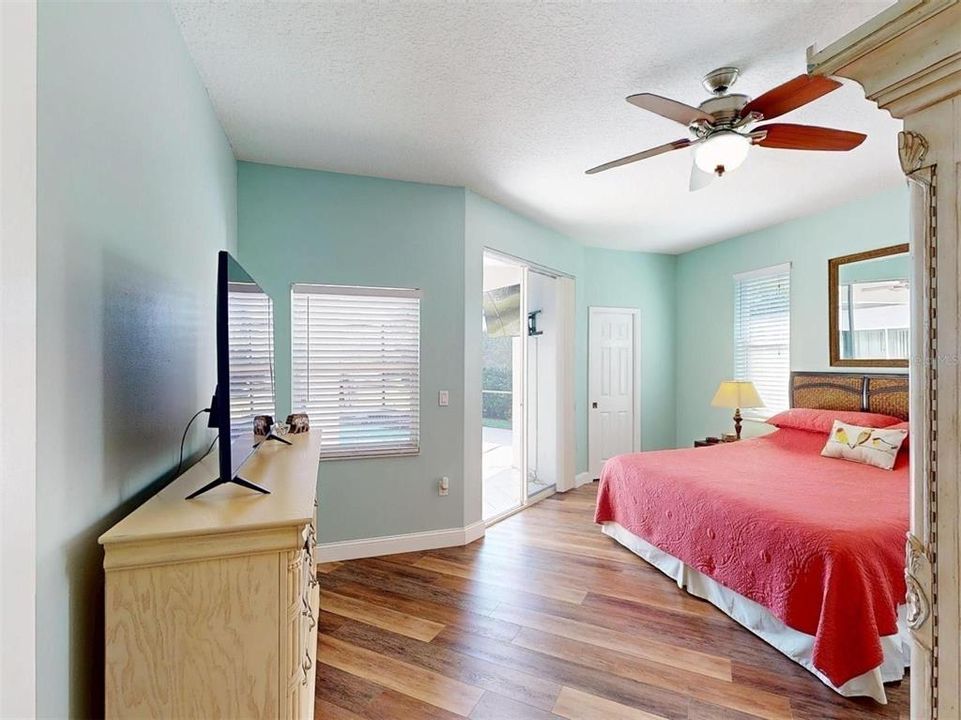 For Sale: $550,000 (3 beds, 2 baths, 2120 Square Feet)