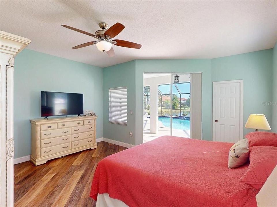 For Sale: $550,000 (3 beds, 2 baths, 2120 Square Feet)