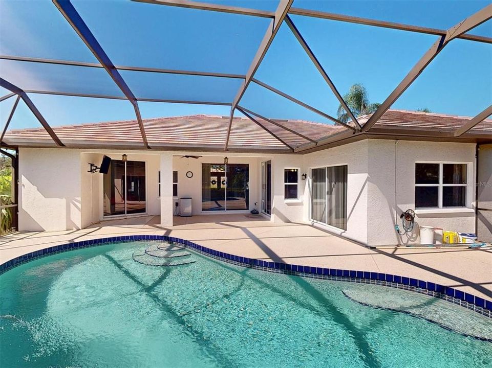 For Sale: $550,000 (3 beds, 2 baths, 2120 Square Feet)