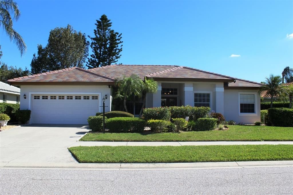 For Sale: $550,000 (3 beds, 2 baths, 2120 Square Feet)