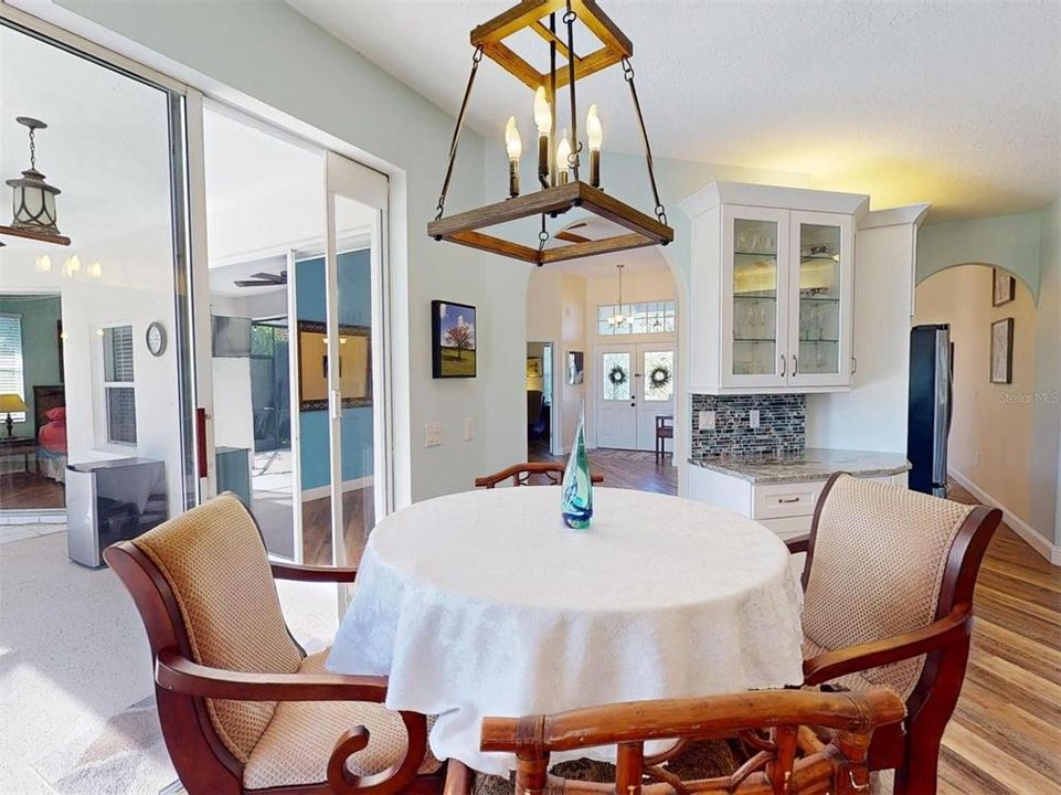 For Sale: $550,000 (3 beds, 2 baths, 2120 Square Feet)