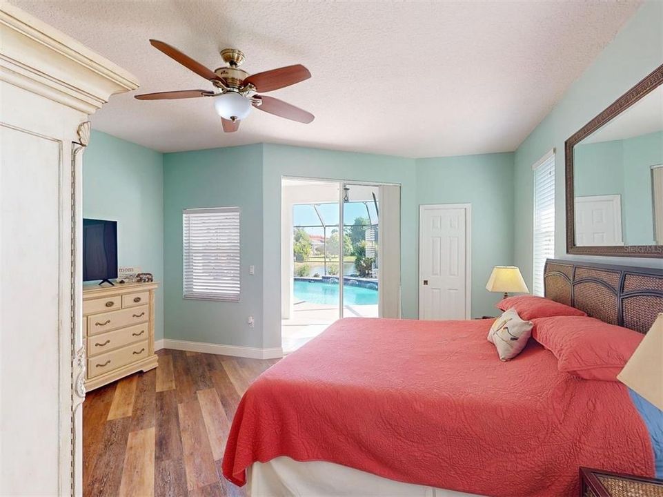 For Sale: $550,000 (3 beds, 2 baths, 2120 Square Feet)