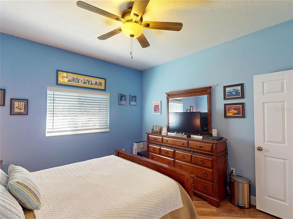 For Sale: $550,000 (3 beds, 2 baths, 2120 Square Feet)