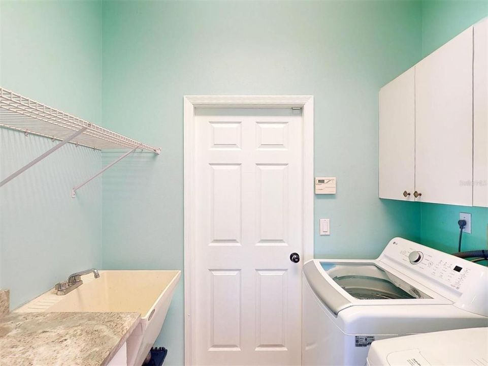 For Sale: $550,000 (3 beds, 2 baths, 2120 Square Feet)