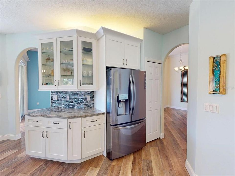 For Sale: $550,000 (3 beds, 2 baths, 2120 Square Feet)