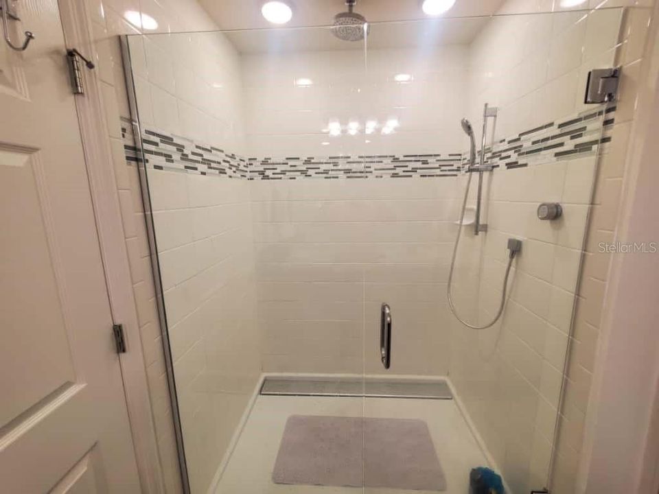 For Rent: $2,600 (4 beds, 2 baths, 1876 Square Feet)