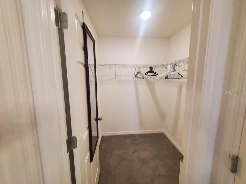 For Rent: $2,600 (4 beds, 2 baths, 1876 Square Feet)