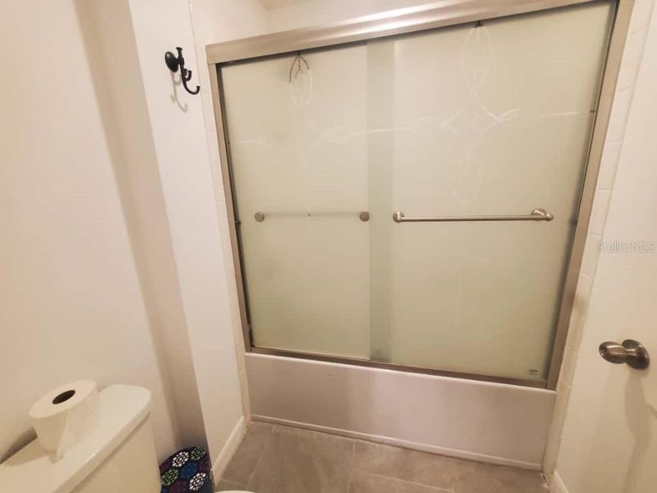 For Rent: $2,600 (4 beds, 2 baths, 1876 Square Feet)