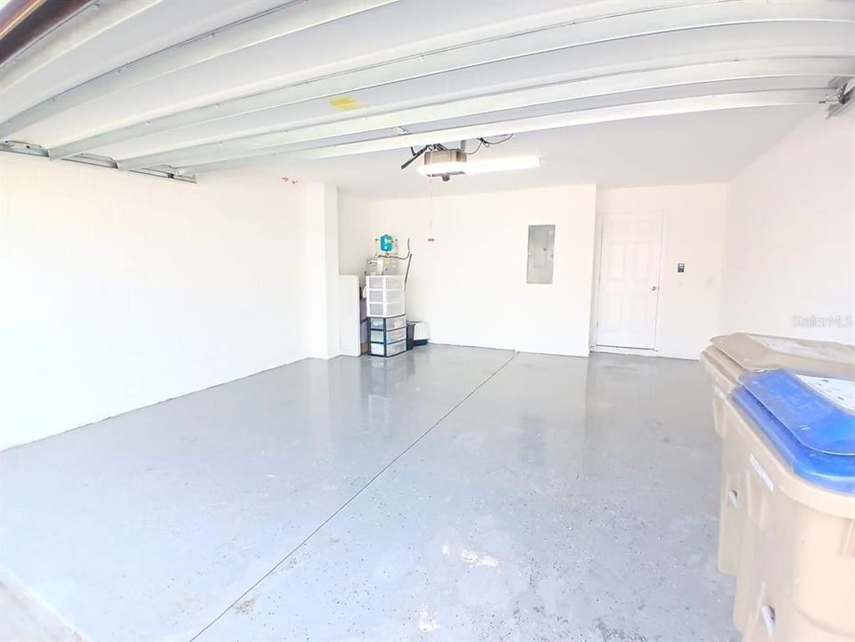 For Rent: $2,600 (4 beds, 2 baths, 1876 Square Feet)