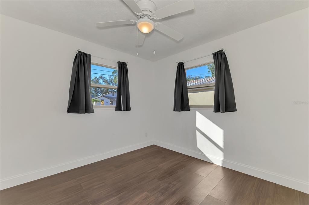 For Sale: $425,000 (3 beds, 2 baths, 1250 Square Feet)