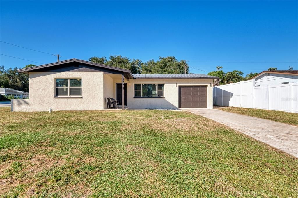 For Sale: $425,000 (3 beds, 2 baths, 1250 Square Feet)