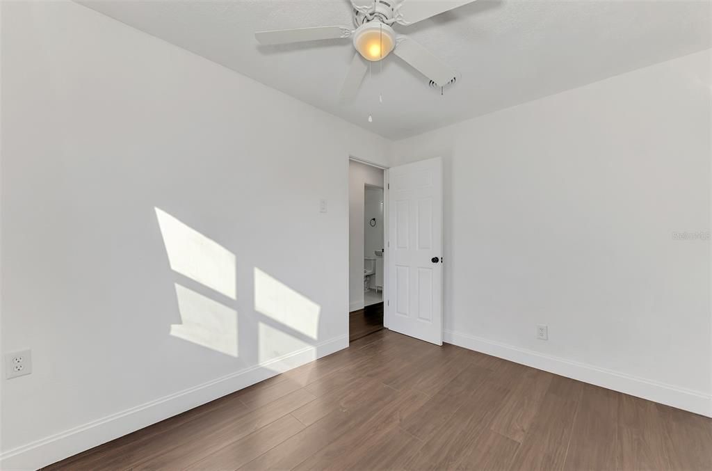 For Sale: $425,000 (3 beds, 2 baths, 1250 Square Feet)