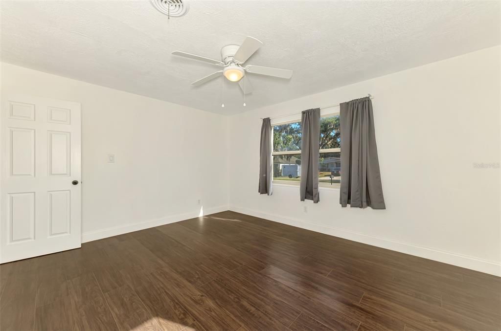 For Sale: $425,000 (3 beds, 2 baths, 1250 Square Feet)