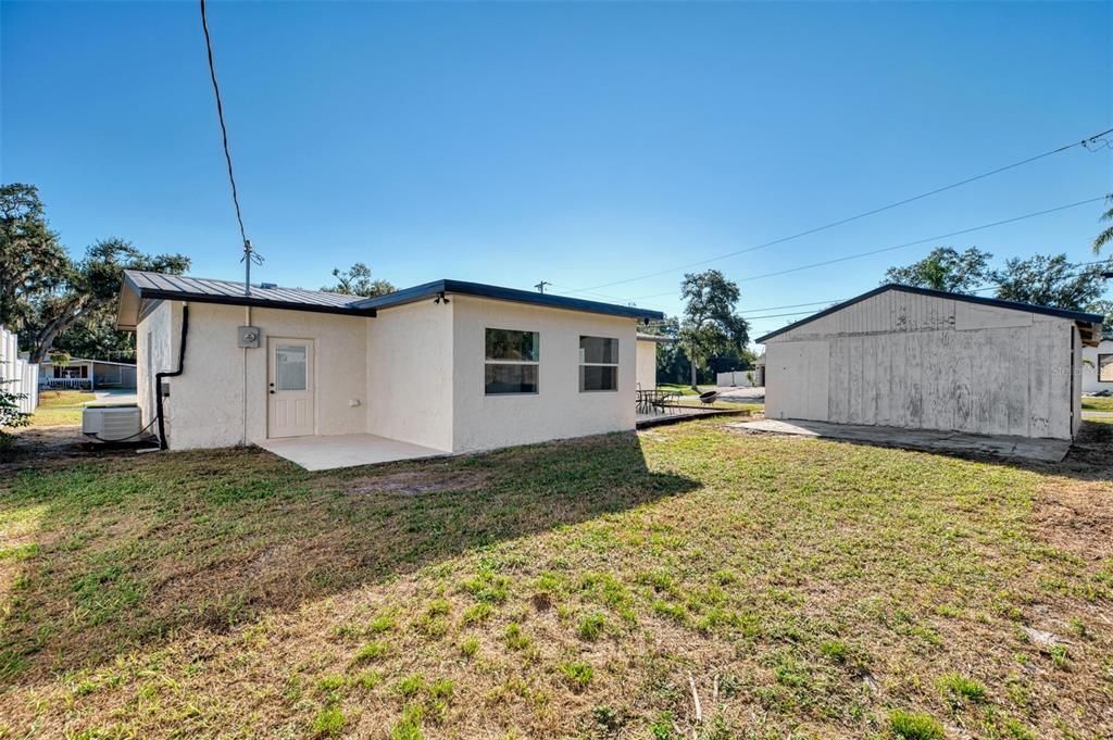 For Sale: $425,000 (3 beds, 2 baths, 1250 Square Feet)