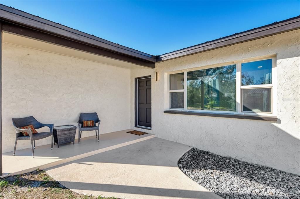 For Sale: $425,000 (3 beds, 2 baths, 1250 Square Feet)