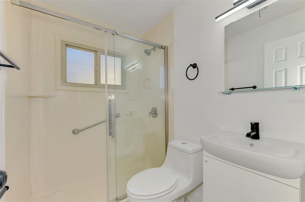 For Sale: $425,000 (3 beds, 2 baths, 1250 Square Feet)