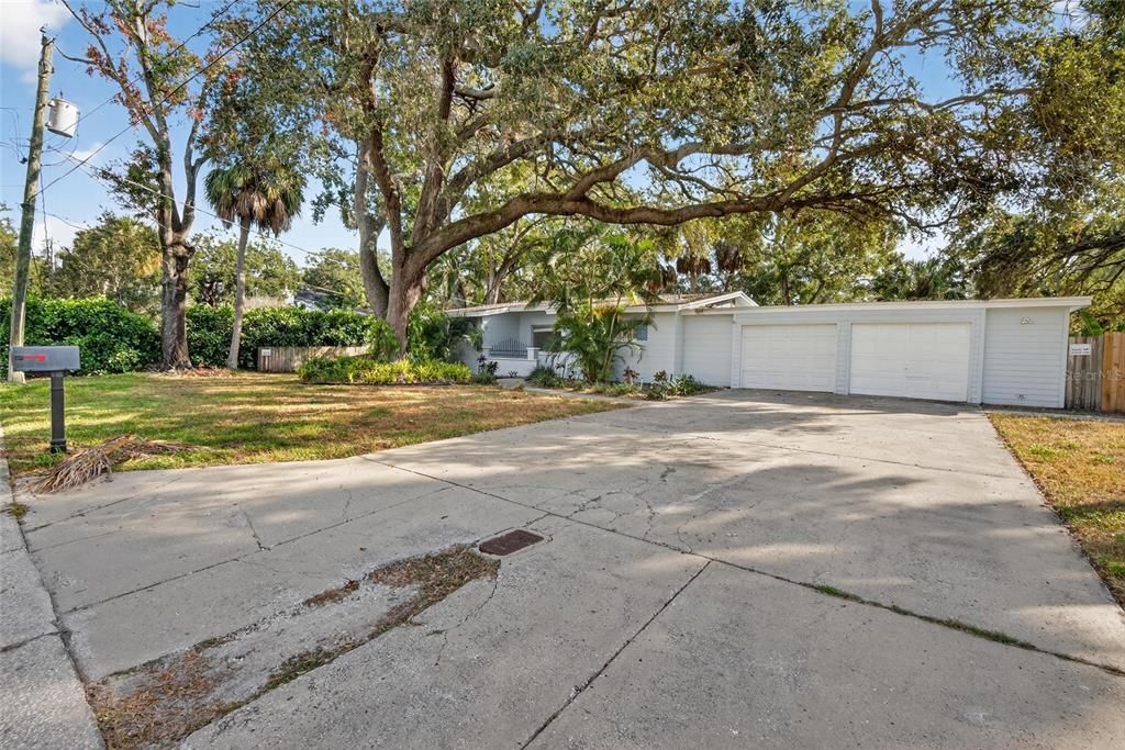 待售: $699,990 (3 贝兹, 2 浴室, 2142 平方英尺)