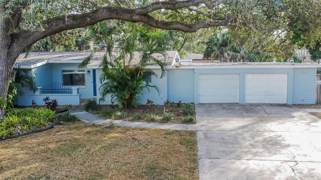 待售: $699,990 (3 贝兹, 2 浴室, 2142 平方英尺)