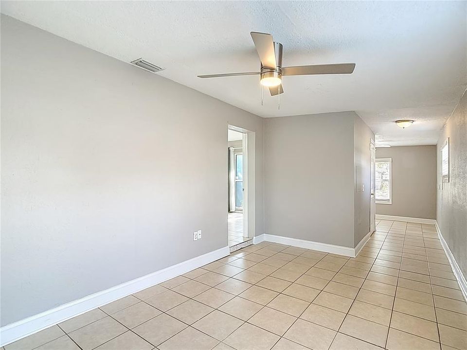 На продажу: $325,000 (3 спален, 2 ванн, 1161 Квадратных фут)