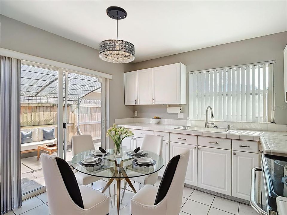 На продажу: $325,000 (3 спален, 2 ванн, 1161 Квадратных фут)