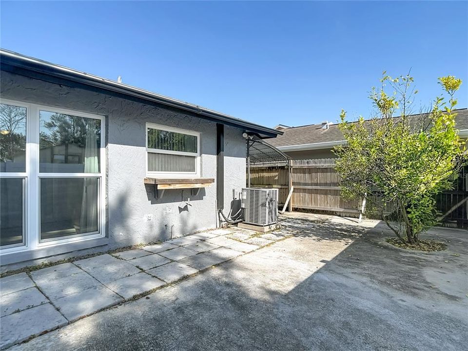 На продажу: $325,000 (3 спален, 2 ванн, 1161 Квадратных фут)