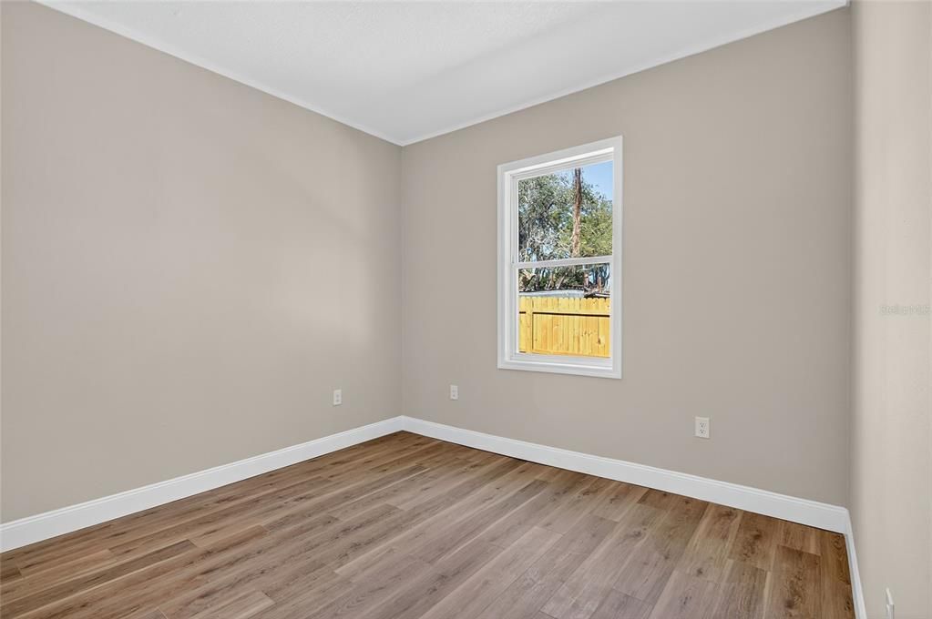 Activo con contrato: $348,888 (4 camas, 2 baños, 1584 Pies cuadrados)