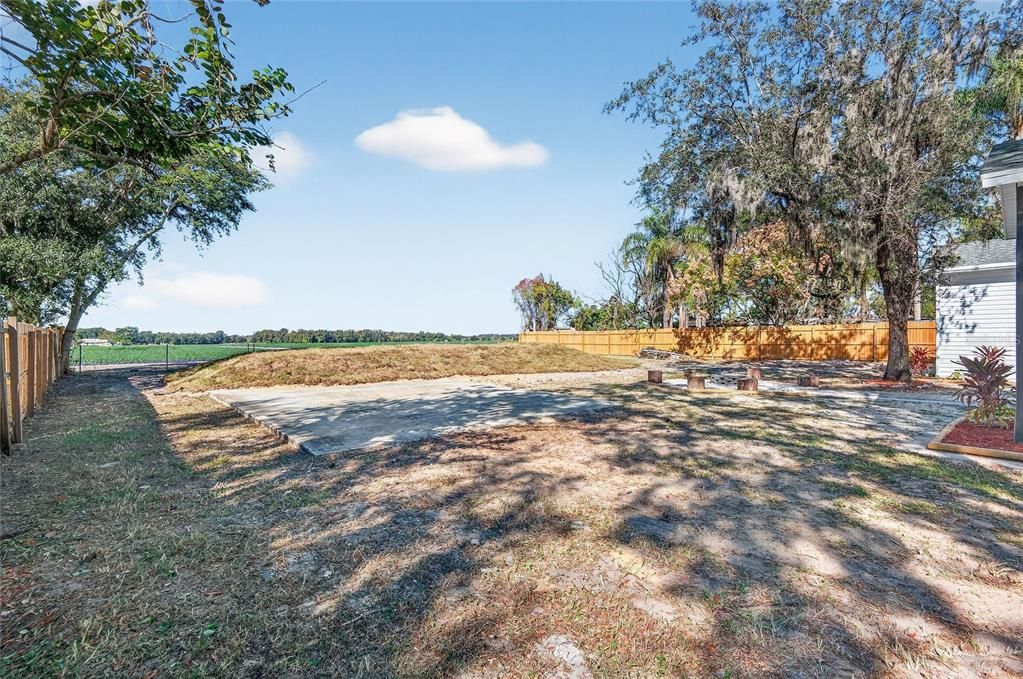 Activo con contrato: $348,888 (4 camas, 2 baños, 1584 Pies cuadrados)