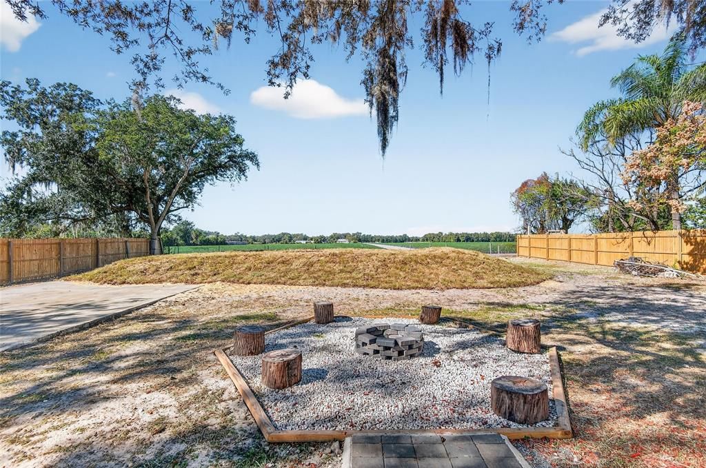 Activo con contrato: $348,888 (4 camas, 2 baños, 1584 Pies cuadrados)