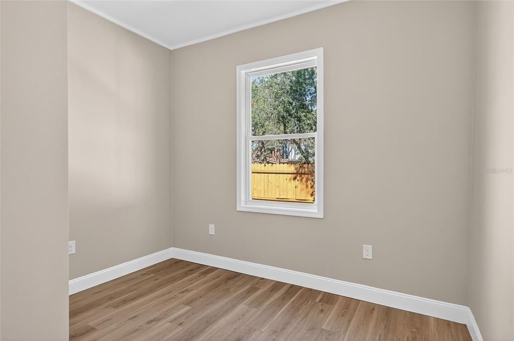 Activo con contrato: $348,888 (4 camas, 2 baños, 1584 Pies cuadrados)