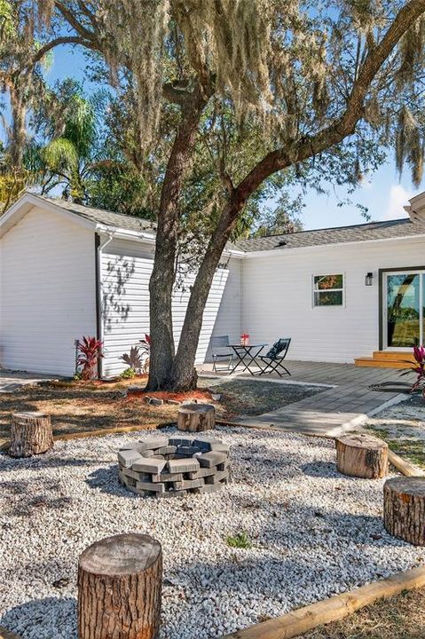 Activo con contrato: $348,888 (4 camas, 2 baños, 1584 Pies cuadrados)