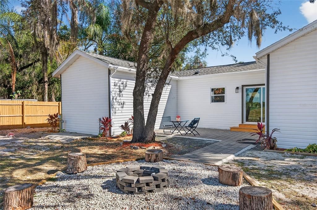 Activo con contrato: $348,888 (4 camas, 2 baños, 1584 Pies cuadrados)