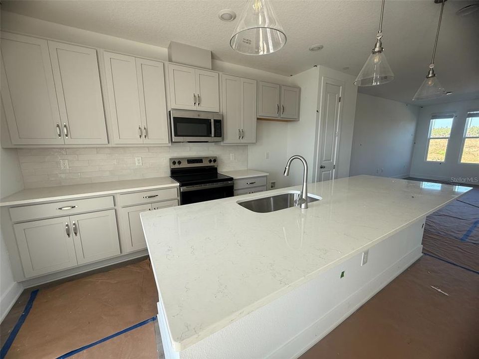 待售: $472,990 (3 贝兹, 3 浴室, 2072 平方英尺)