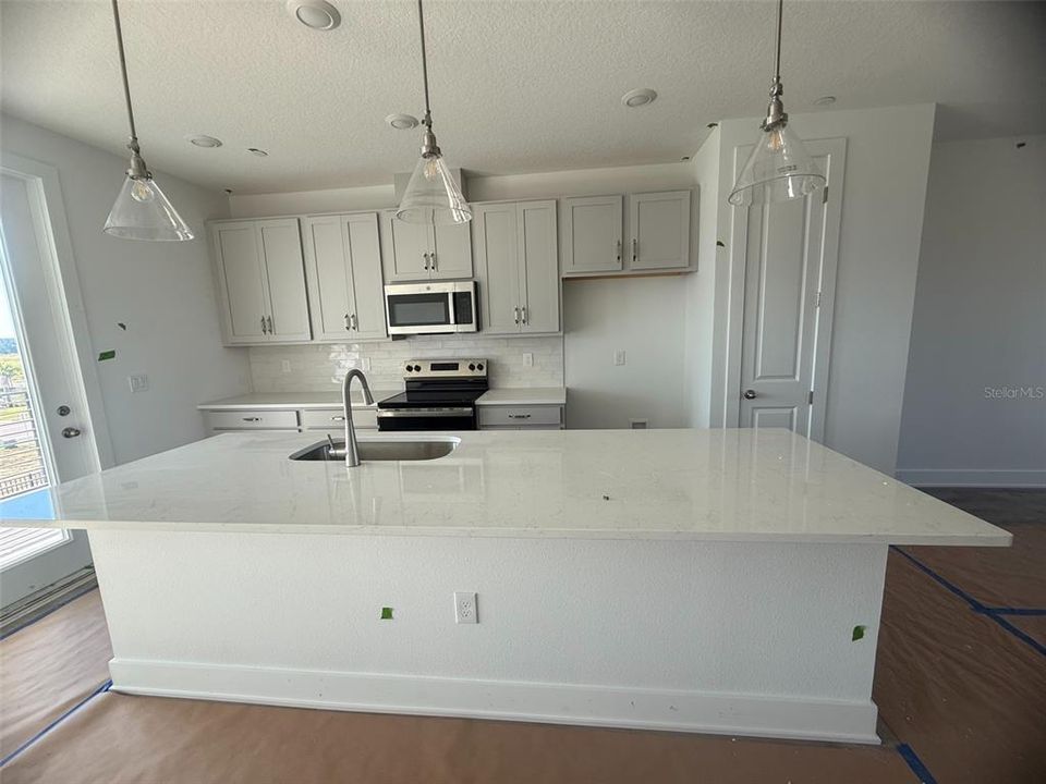 待售: $472,990 (3 贝兹, 3 浴室, 2072 平方英尺)