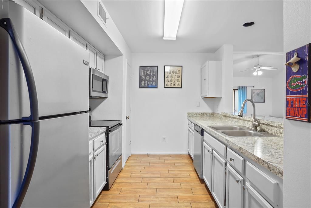 出租: $1,750 (2 贝兹, 2 浴室, 1110 平方英尺)