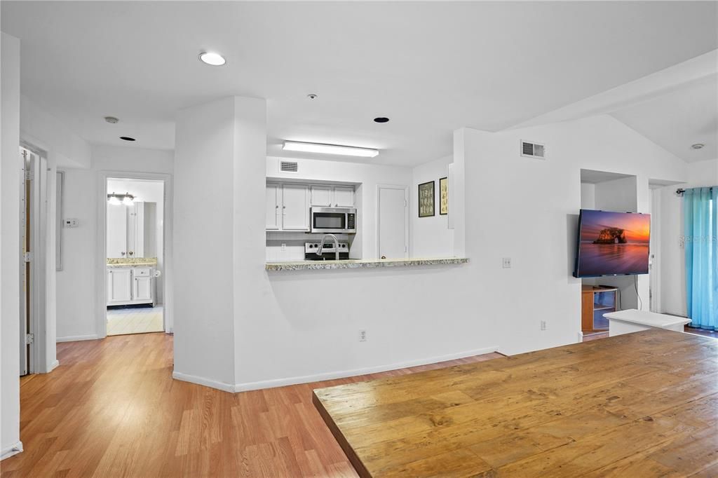 出租: $1,750 (2 贝兹, 2 浴室, 1110 平方英尺)