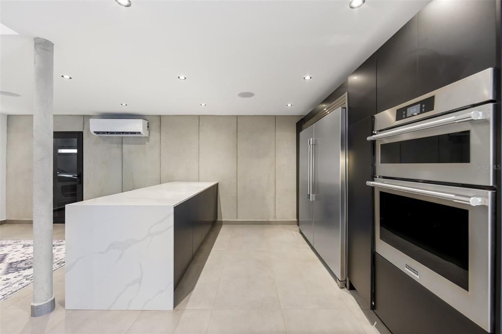 For Sale: $3,000,000 (5 beds, 5 baths, 4600 Square Feet)