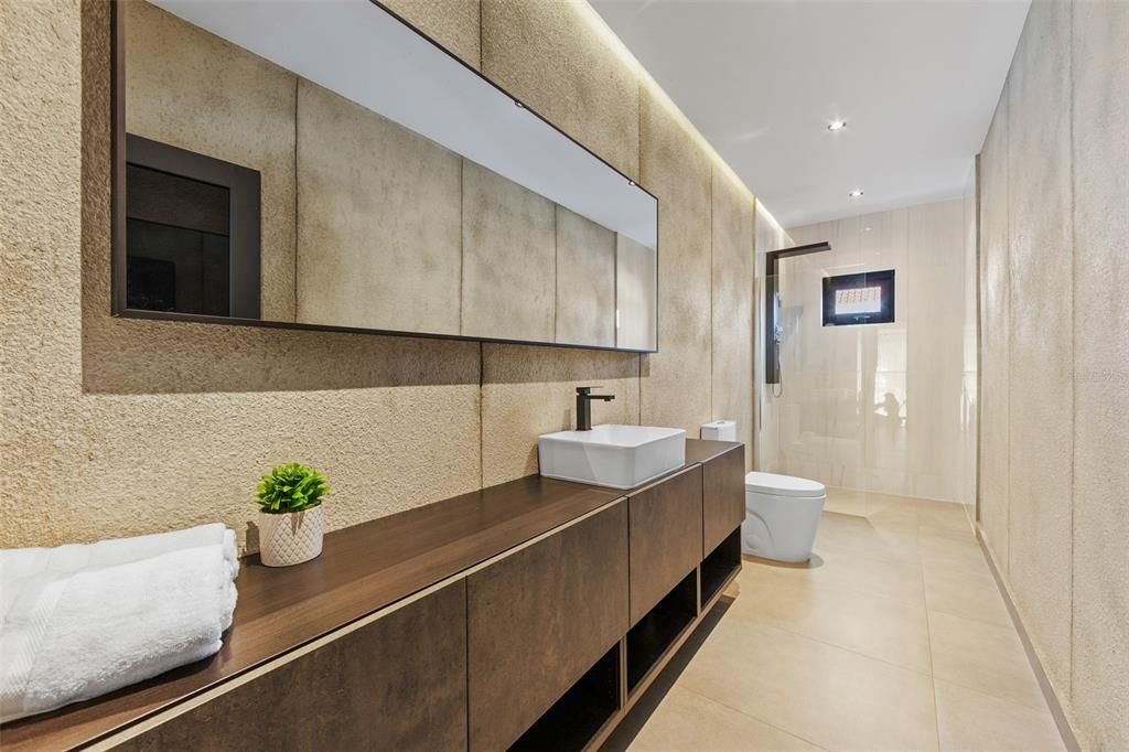 For Sale: $3,000,000 (5 beds, 5 baths, 4600 Square Feet)