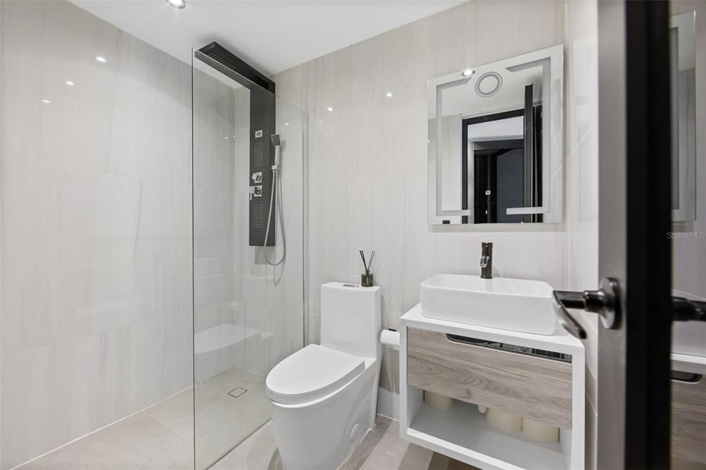 For Sale: $3,000,000 (5 beds, 5 baths, 4600 Square Feet)