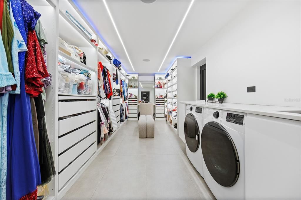 For Sale: $3,000,000 (5 beds, 5 baths, 4600 Square Feet)