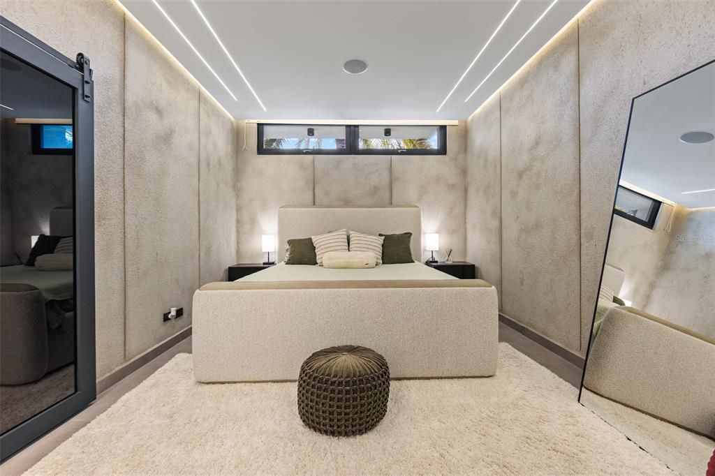 For Sale: $3,000,000 (5 beds, 5 baths, 4600 Square Feet)