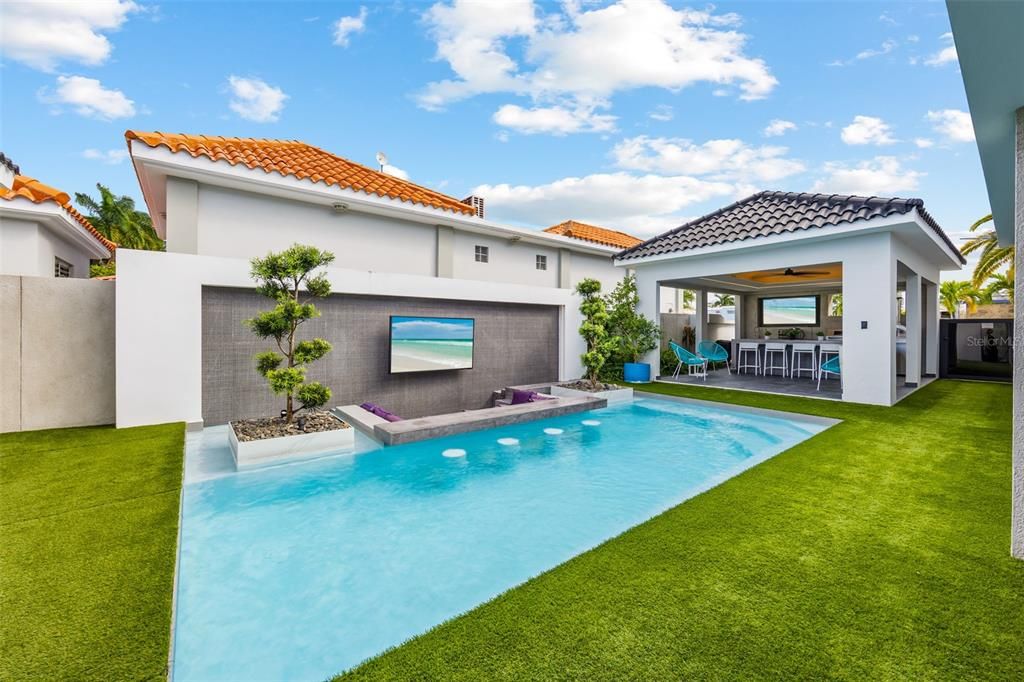 For Sale: $3,000,000 (5 beds, 5 baths, 4600 Square Feet)